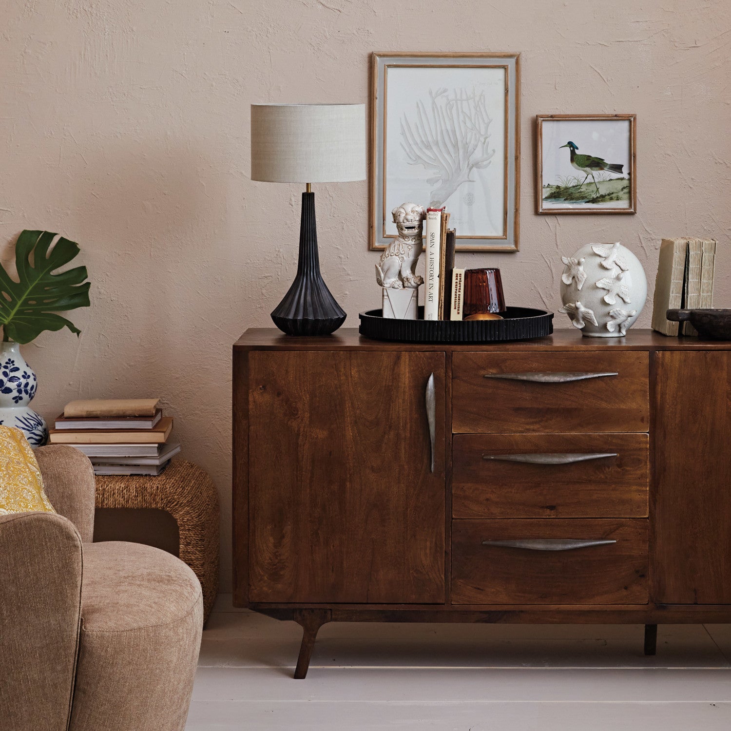 Black Pleated Mango Wood Lamp