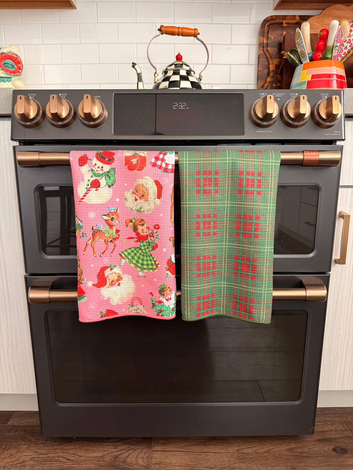 Crae Old Fashion Fun Hand Towel
