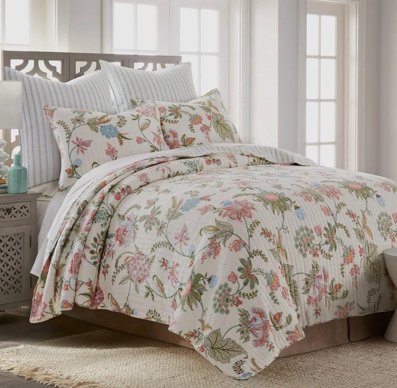 Claire Quilt Set