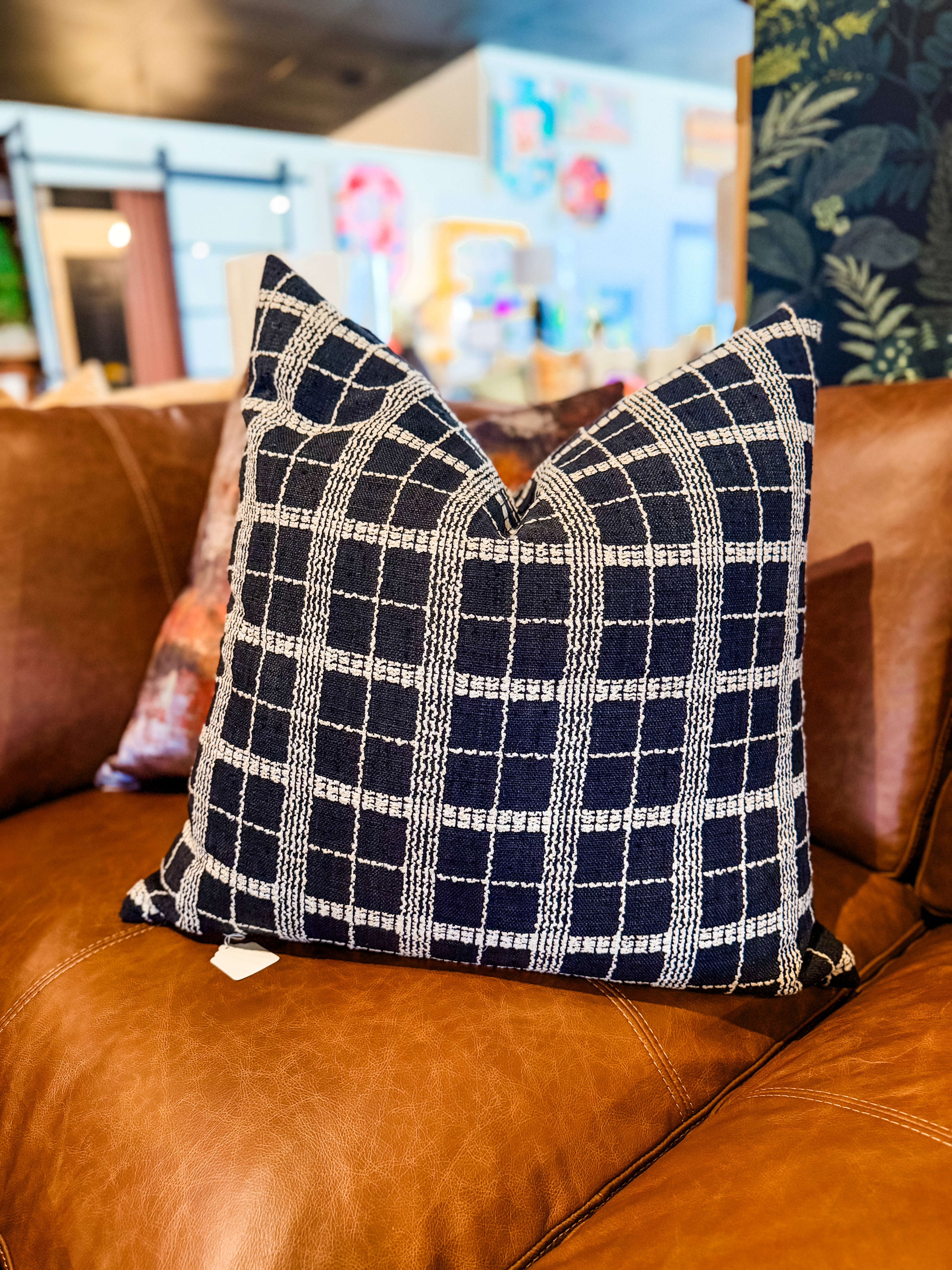 DVK Bond-Onyx Pillow
