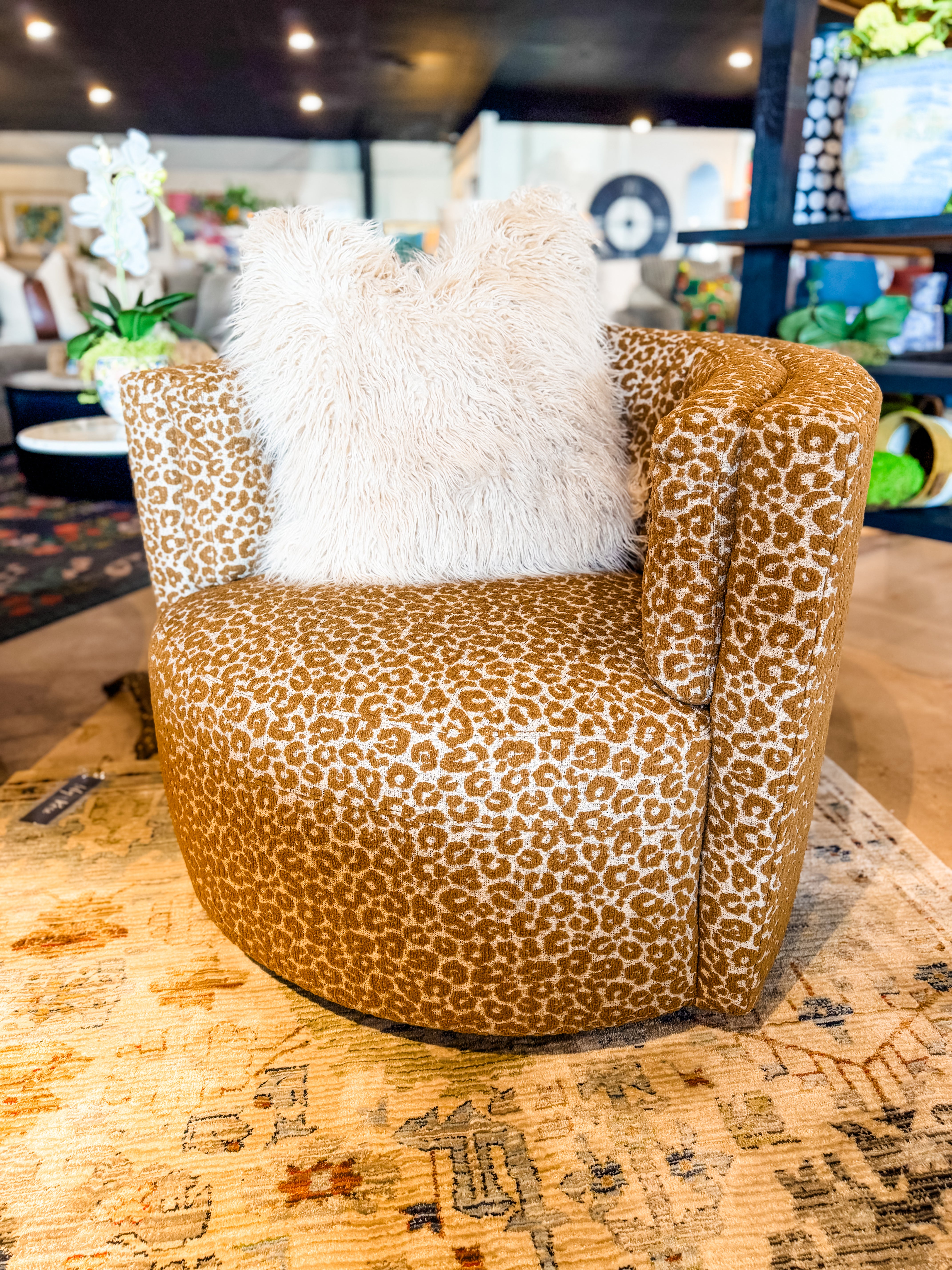 Mia Swivel Chair