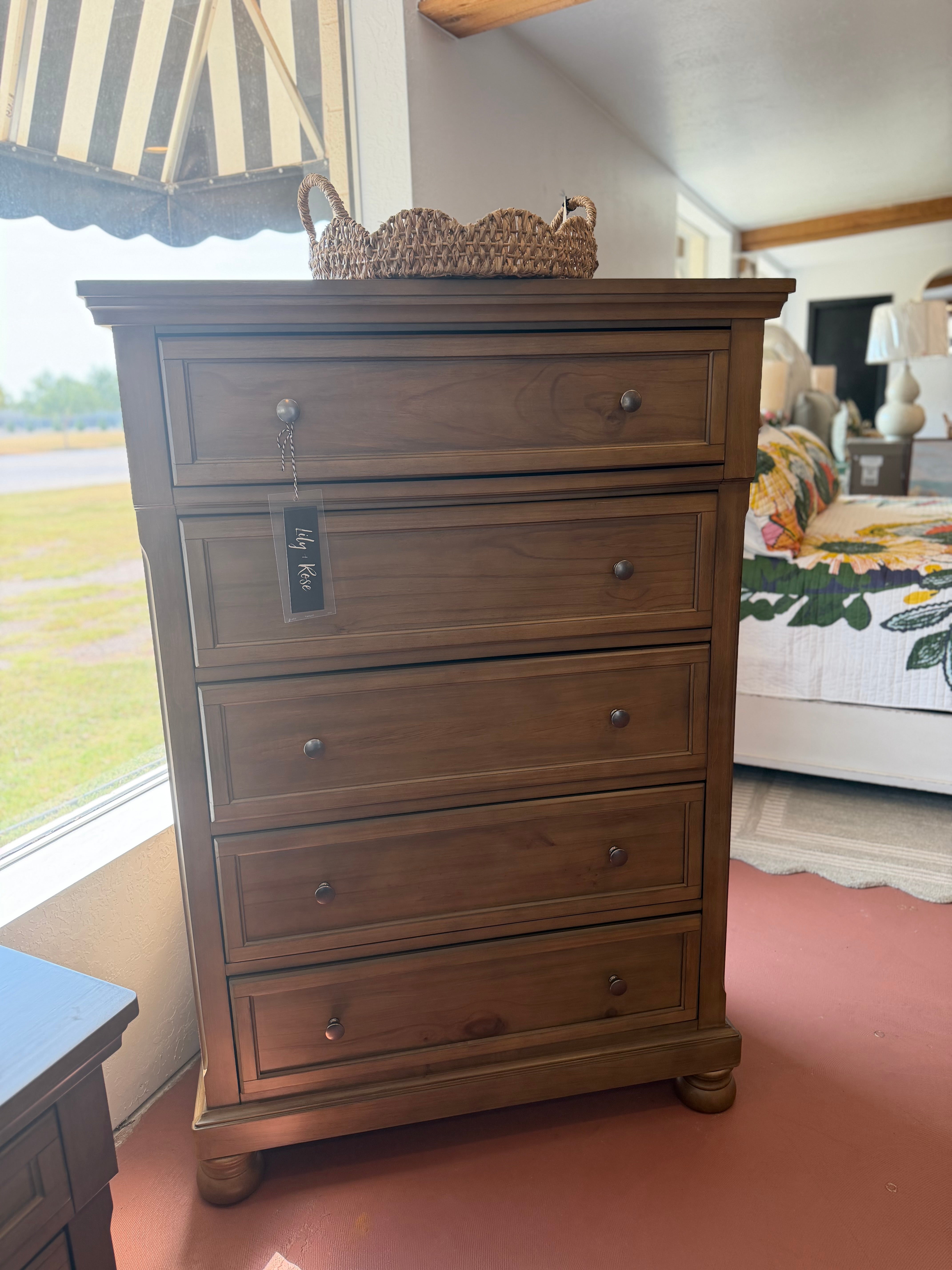 Vandenmore Chest